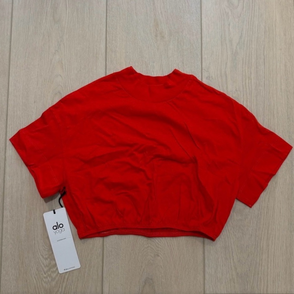 ALO Yoga Red Short Sleeve Tee